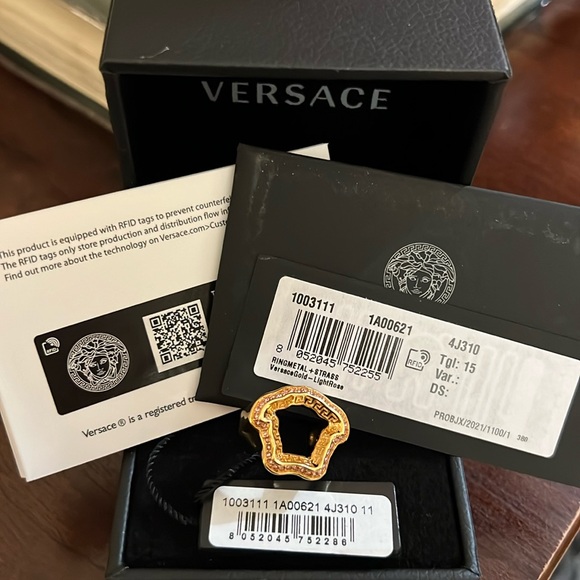 Versace Medusa 
Crystal Embellished Medusa Grace Ring size 7 - Picture 5 of 5